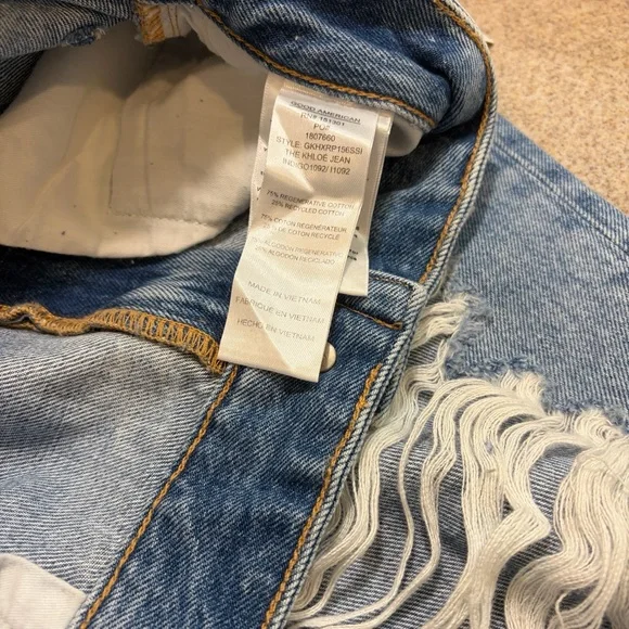 Good American The Khloe Jean Size 12/31 32” inseam Distressed NWT! - Picture 6 of 6